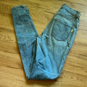 Vibrant Size 5 Skinny Jeans